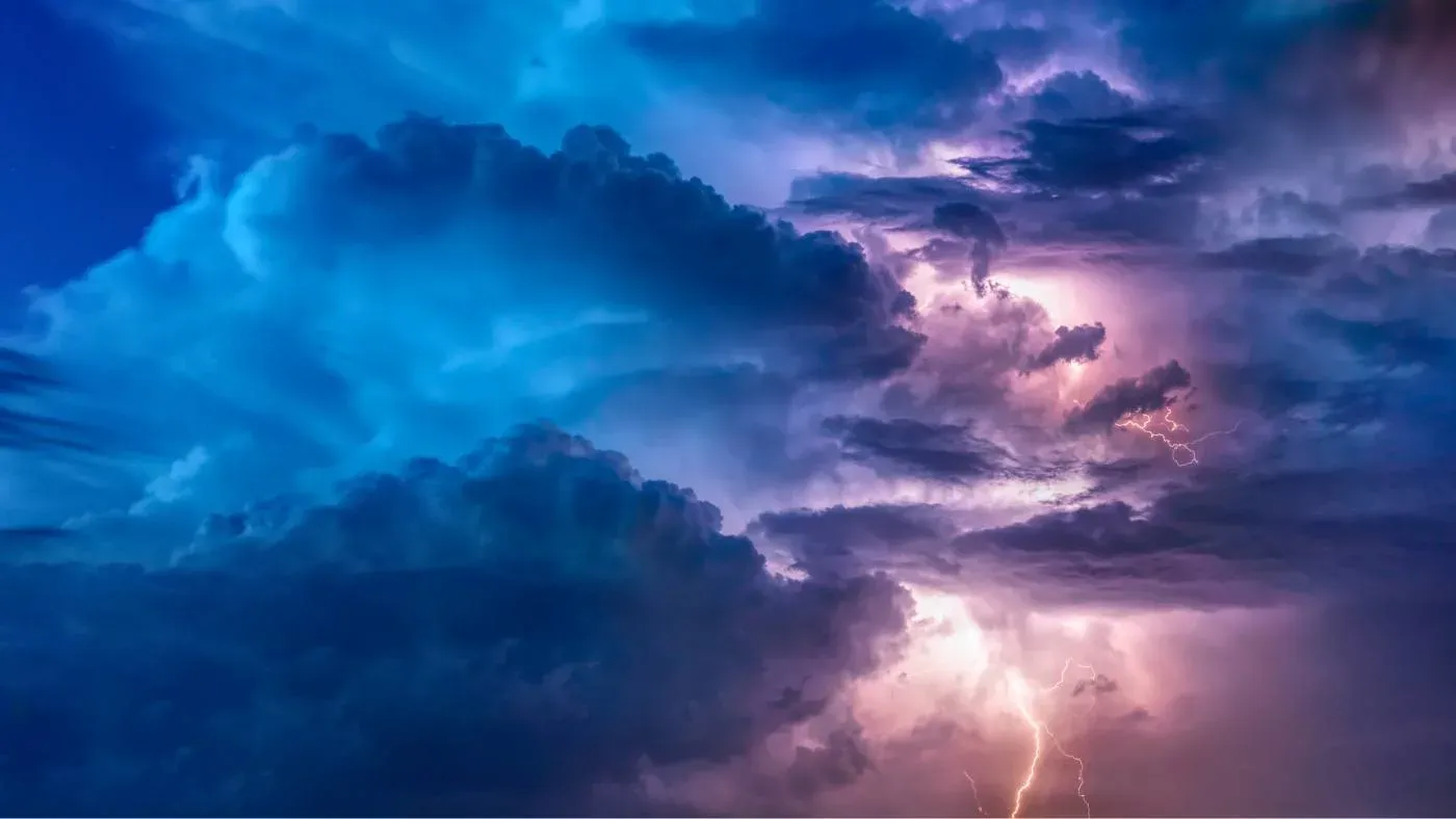 photo of clouds and lightning