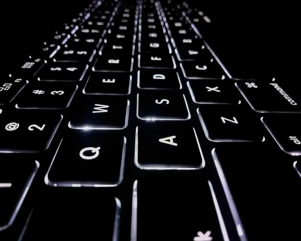 photo of backlit keyboard